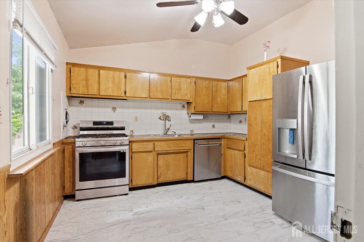 15 Bonham Drive Edison NJ 08837