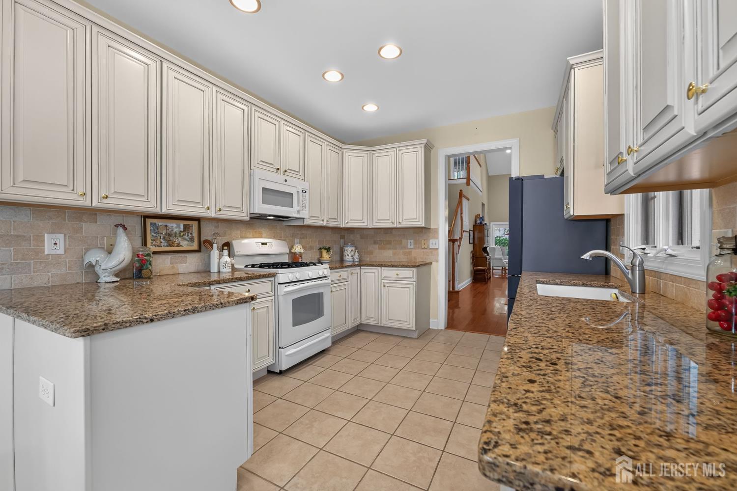 87 Saratoga Court Franklin NJ 08873