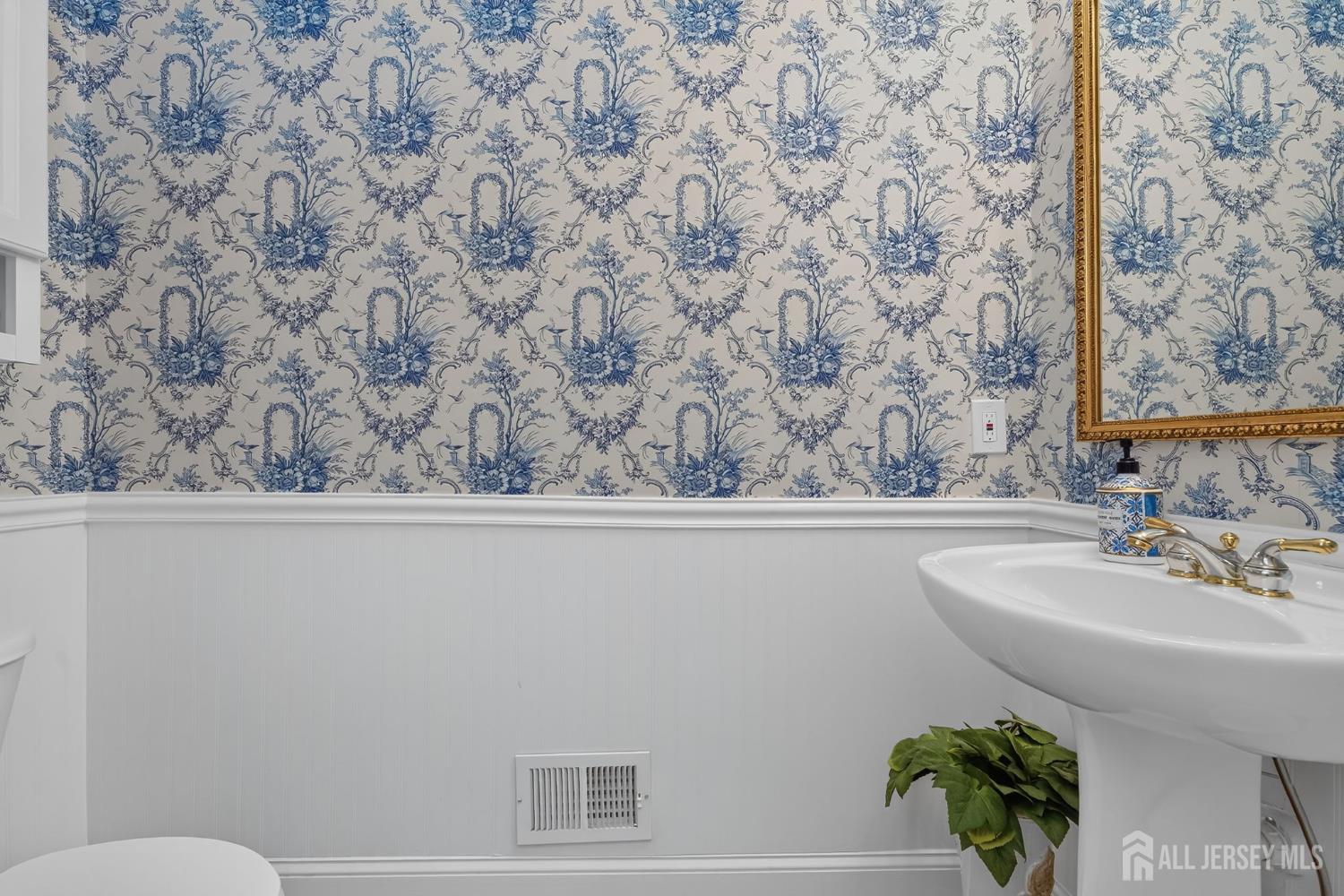 87 Saratoga Court Franklin NJ 08873