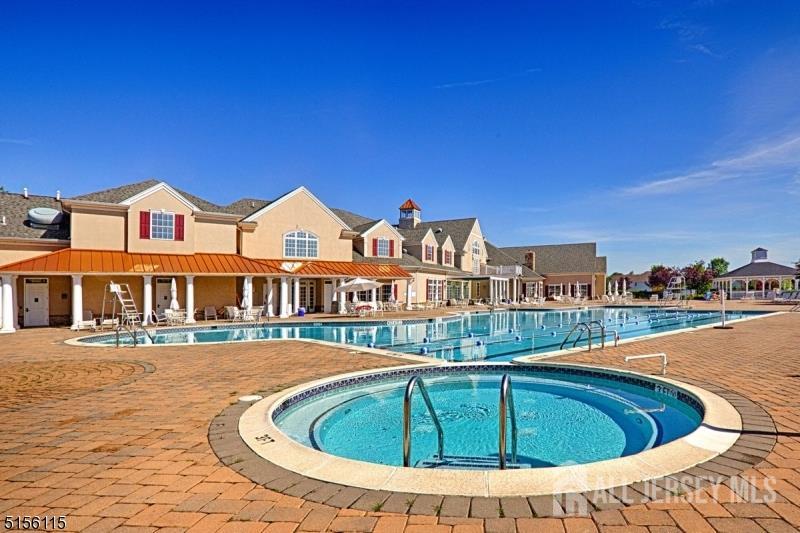 87 Saratoga Court Franklin NJ 08873