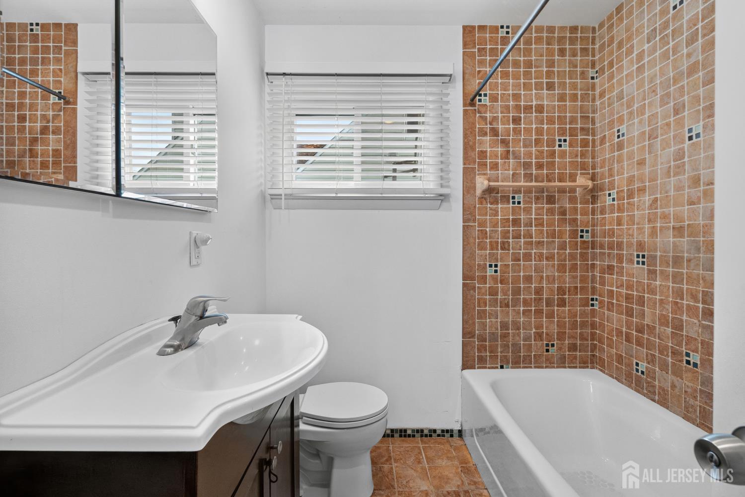 17 Joanna Place Colonia NJ 07067