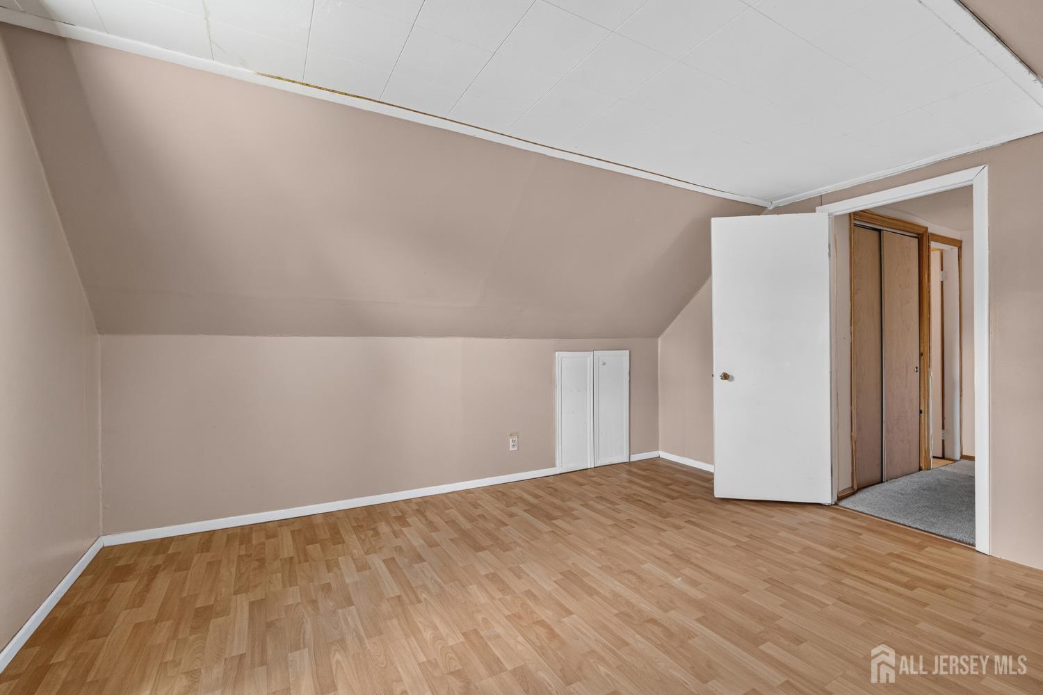 17 Joanna Place Colonia NJ 07067