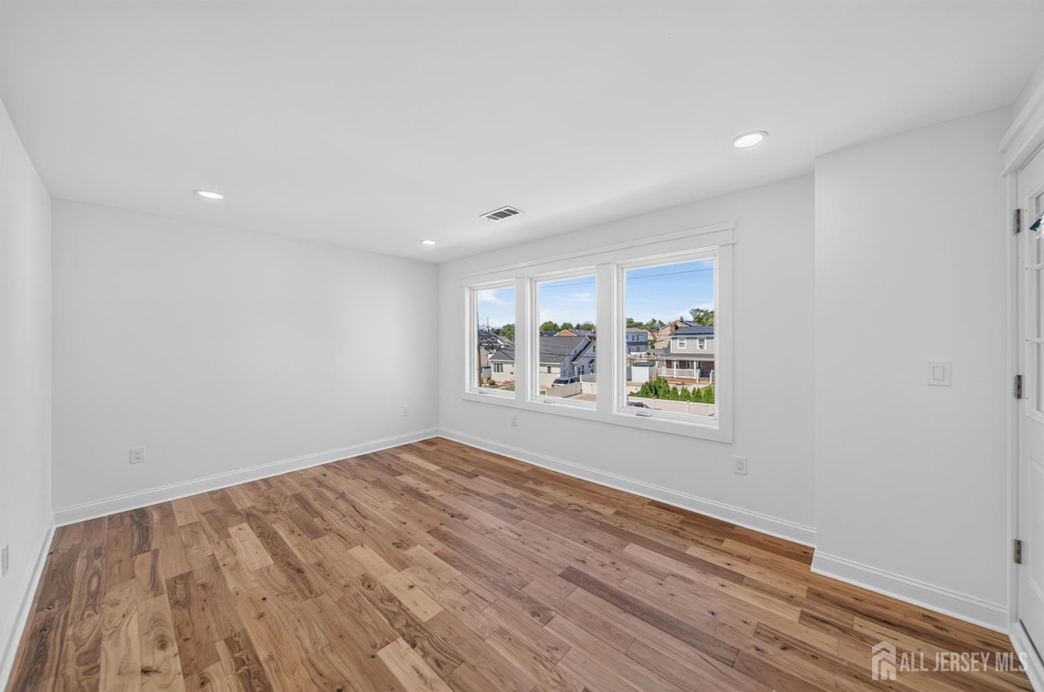 49 Loretta Street Hopelawn NJ 08861