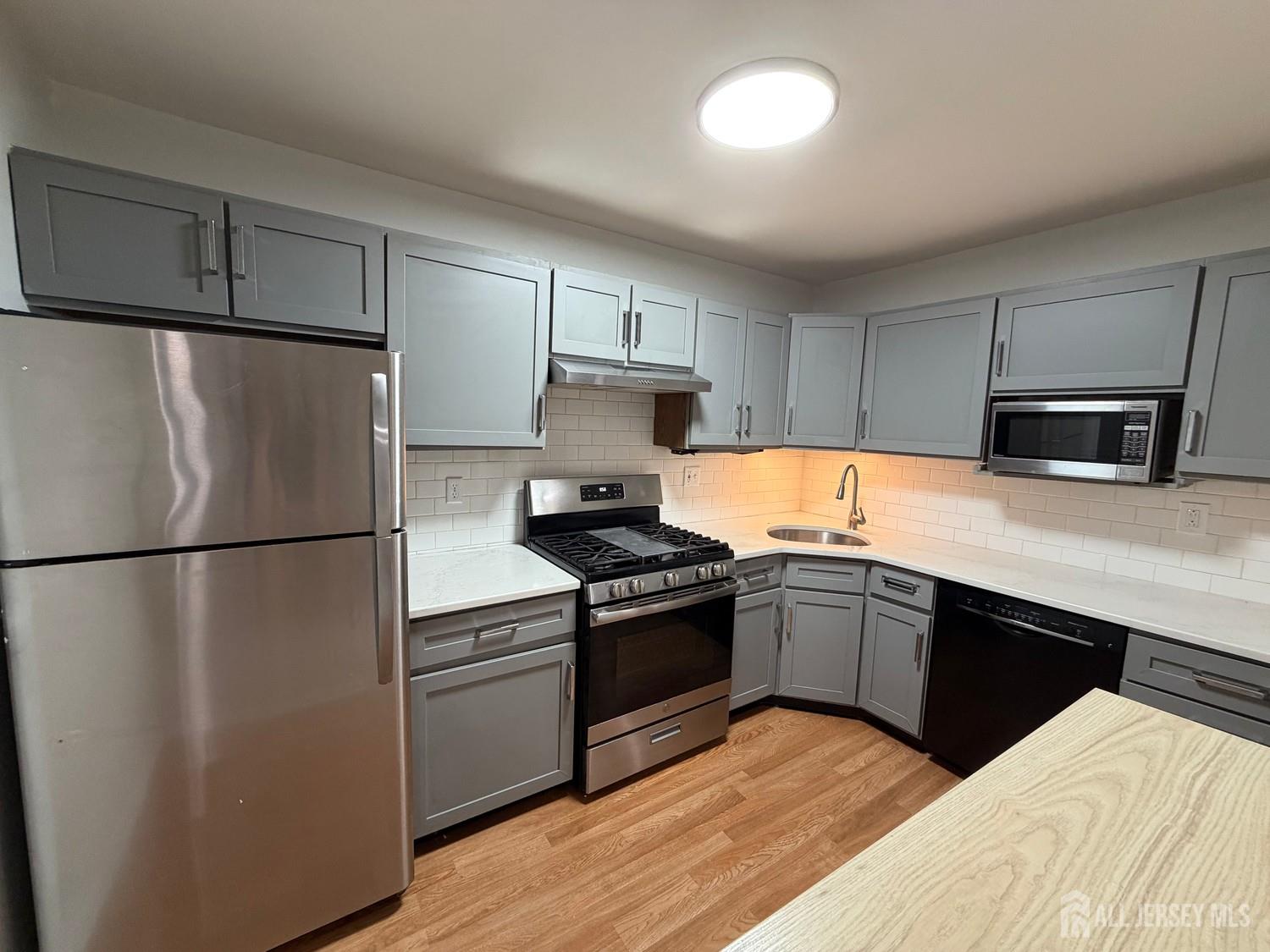 406 Woodhaven Drive Edison NJ 08817