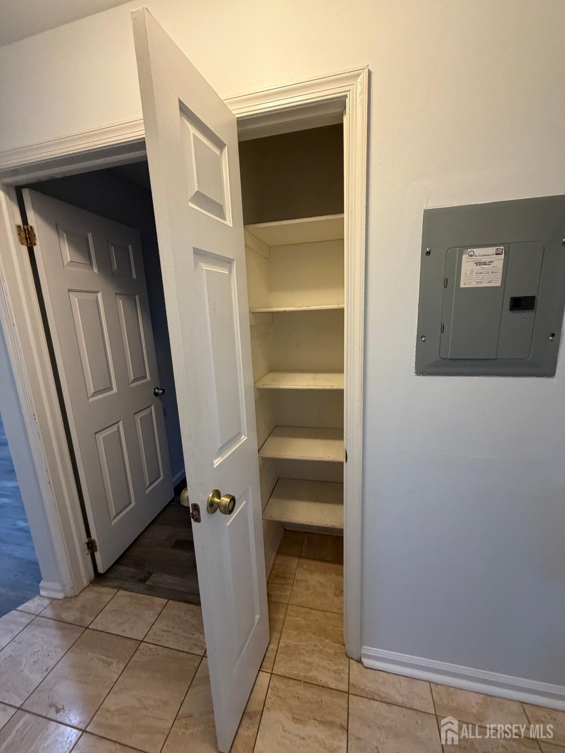 406 Woodhaven Drive Edison NJ 08817