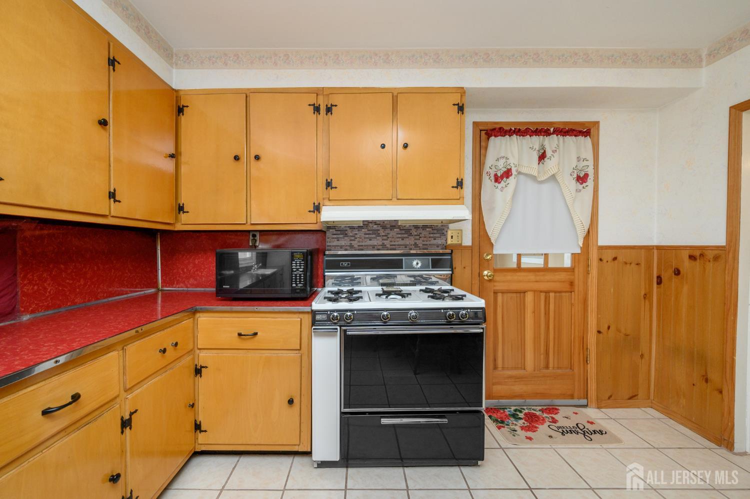 27 S Robert Street S Sewaren NJ 07077