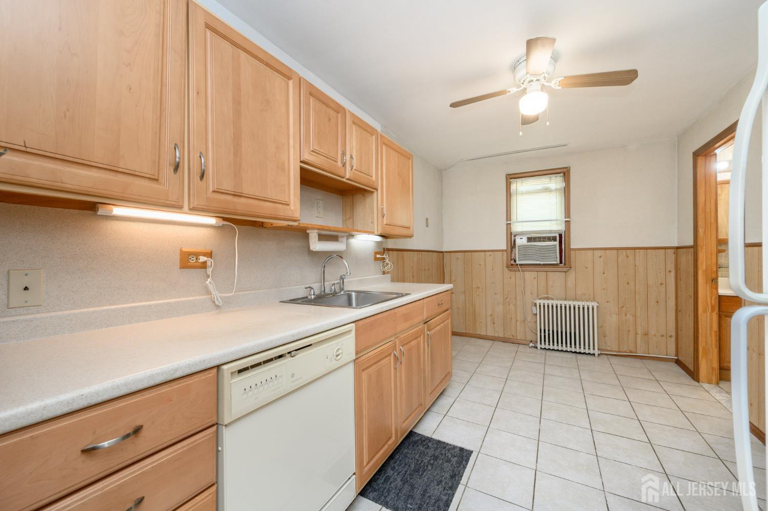27 S Robert Street S Sewaren NJ 07077
