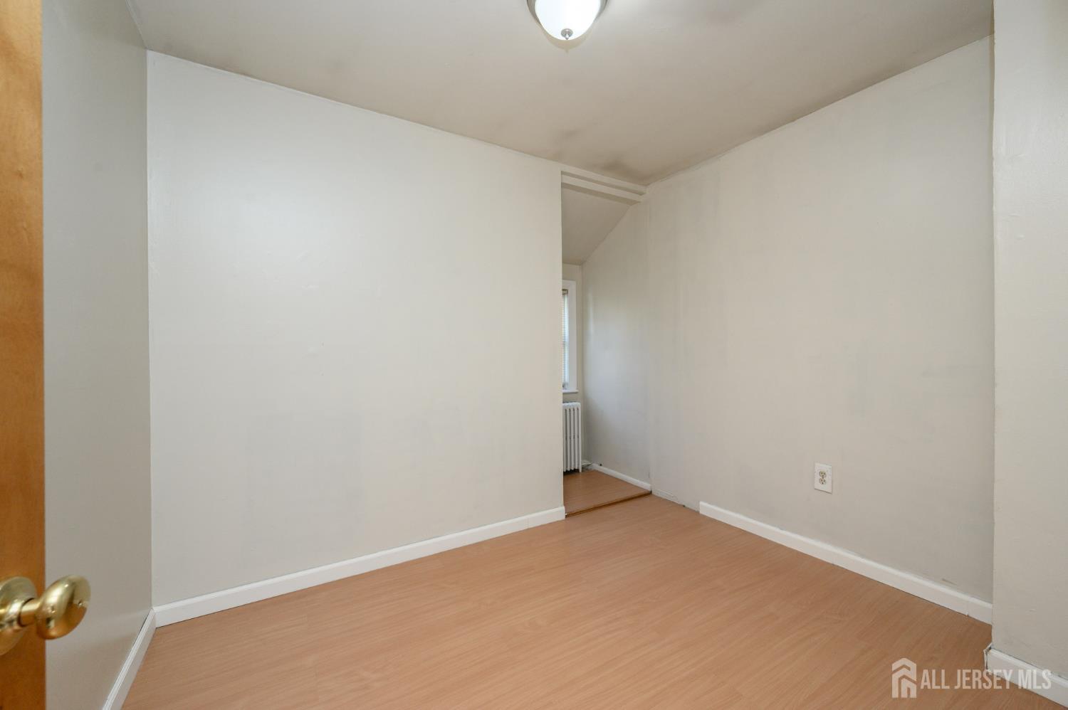27 S Robert Street S Sewaren NJ 07077