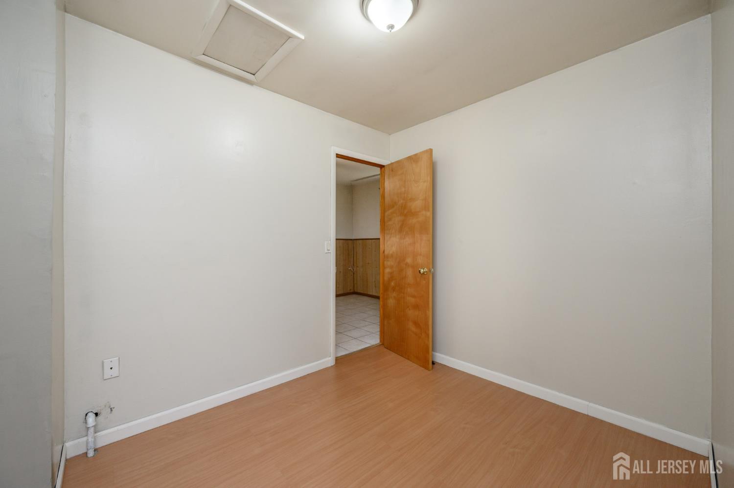 27 S Robert Street S Sewaren NJ 07077