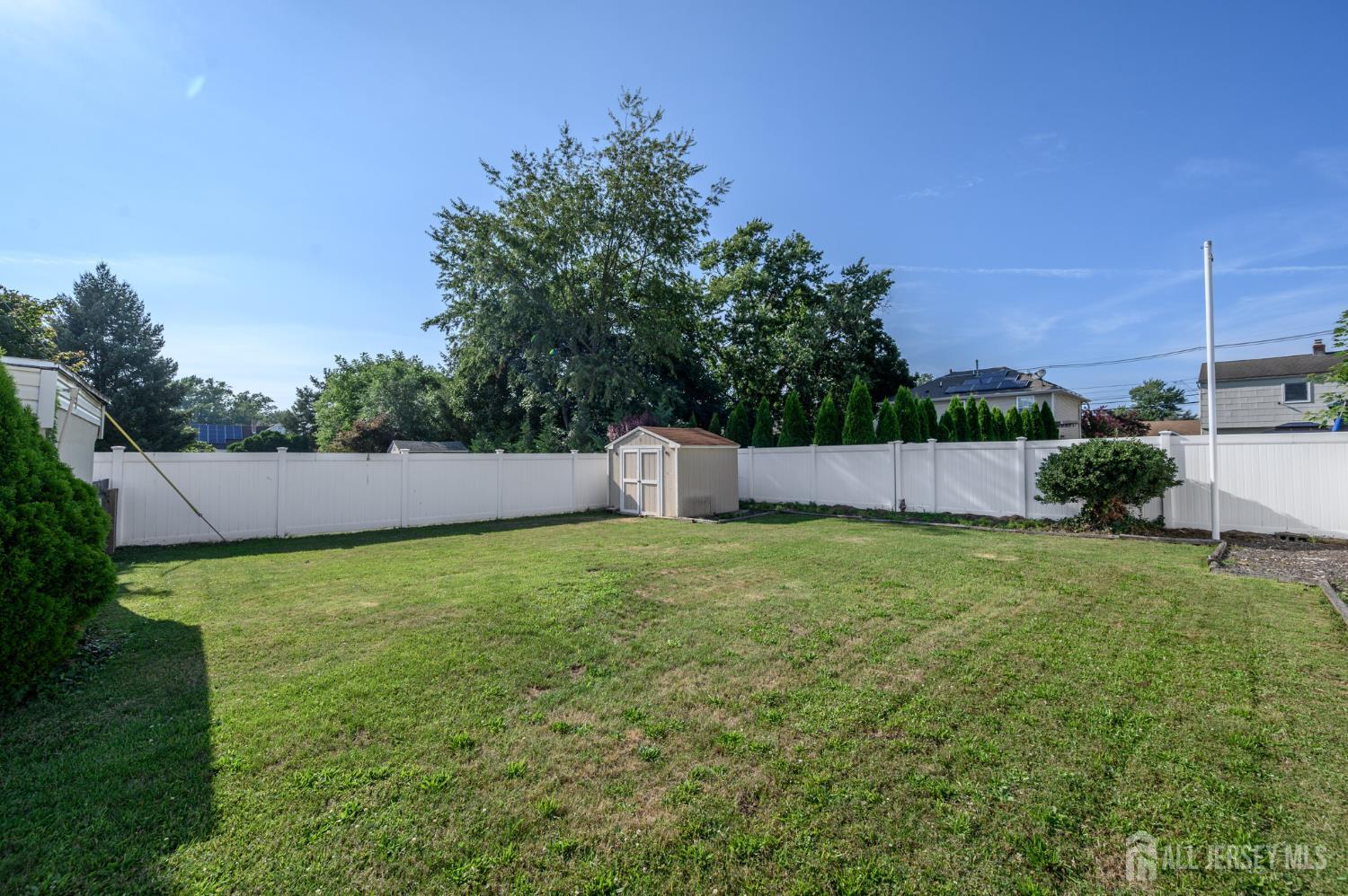 27 S Robert Street S Sewaren NJ 07077