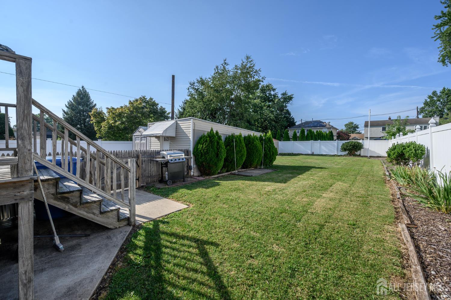 27 S Robert Street S Sewaren NJ 07077