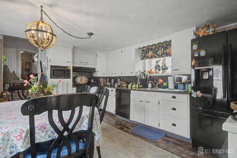 32 Lloyd Street Edison NJ 08817