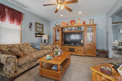 32 Lloyd Street Edison NJ 08817
