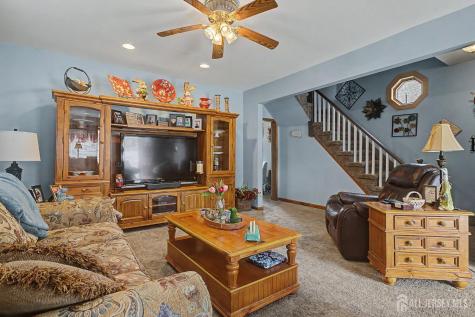 32 Lloyd Street Edison NJ 08817