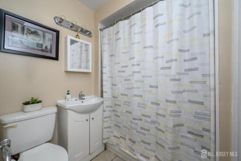 21 Willow Street Keansburg NJ 07734