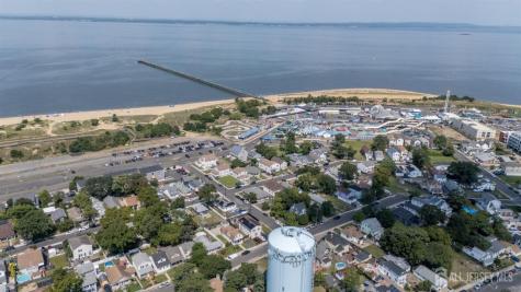 21 Willow Street Keansburg NJ 07734