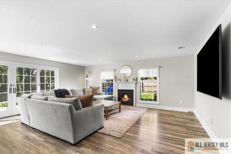 14 London Drive East Brunswick NJ 08816