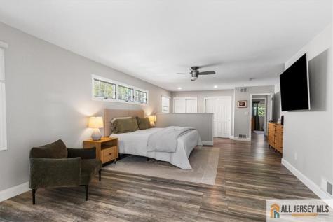 14 London Drive East Brunswick NJ 08816