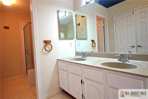 61 Briarwood Court South Brunswick NJ 08540