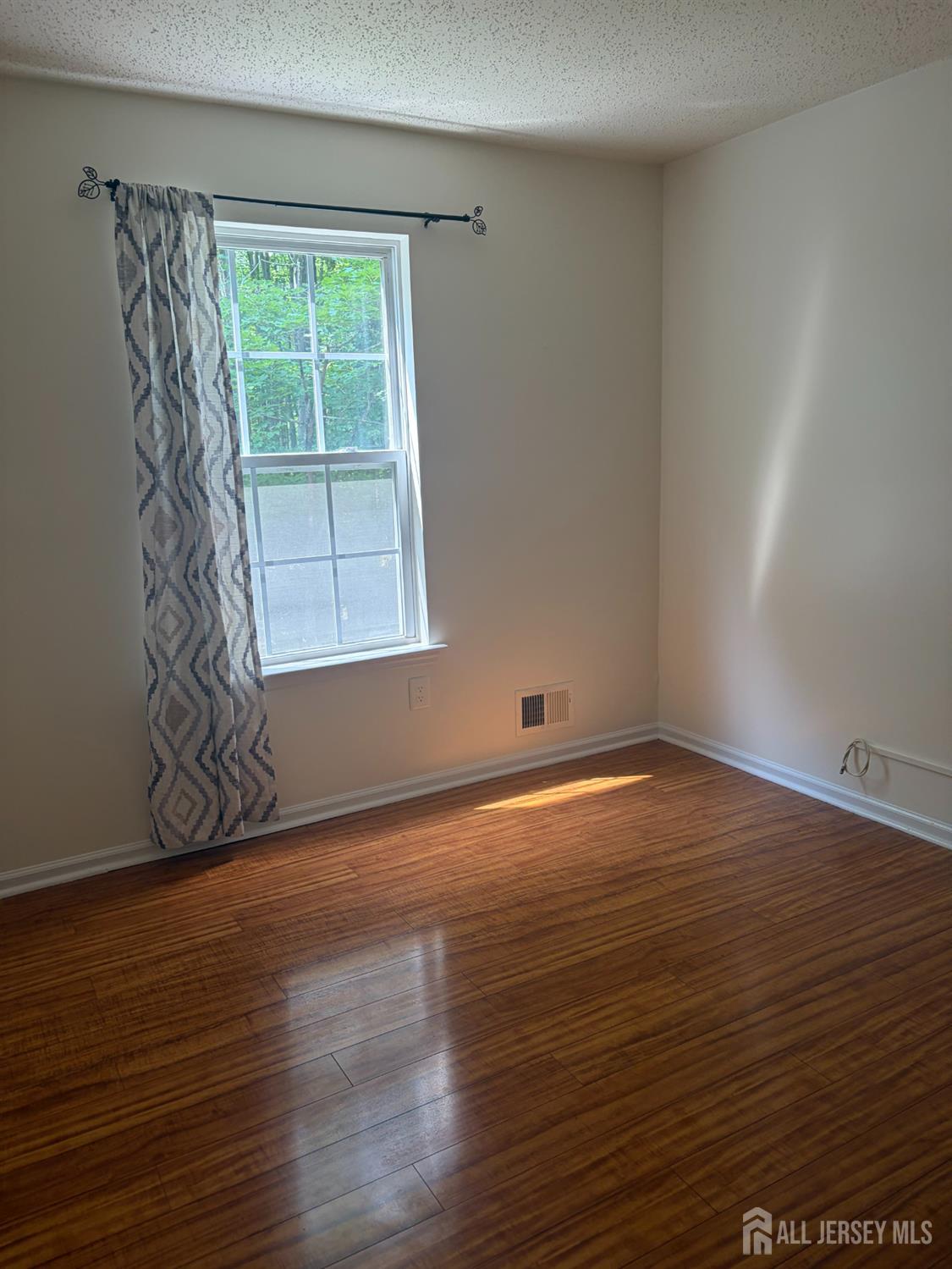 215 Prestwick Way Edison NJ 08820