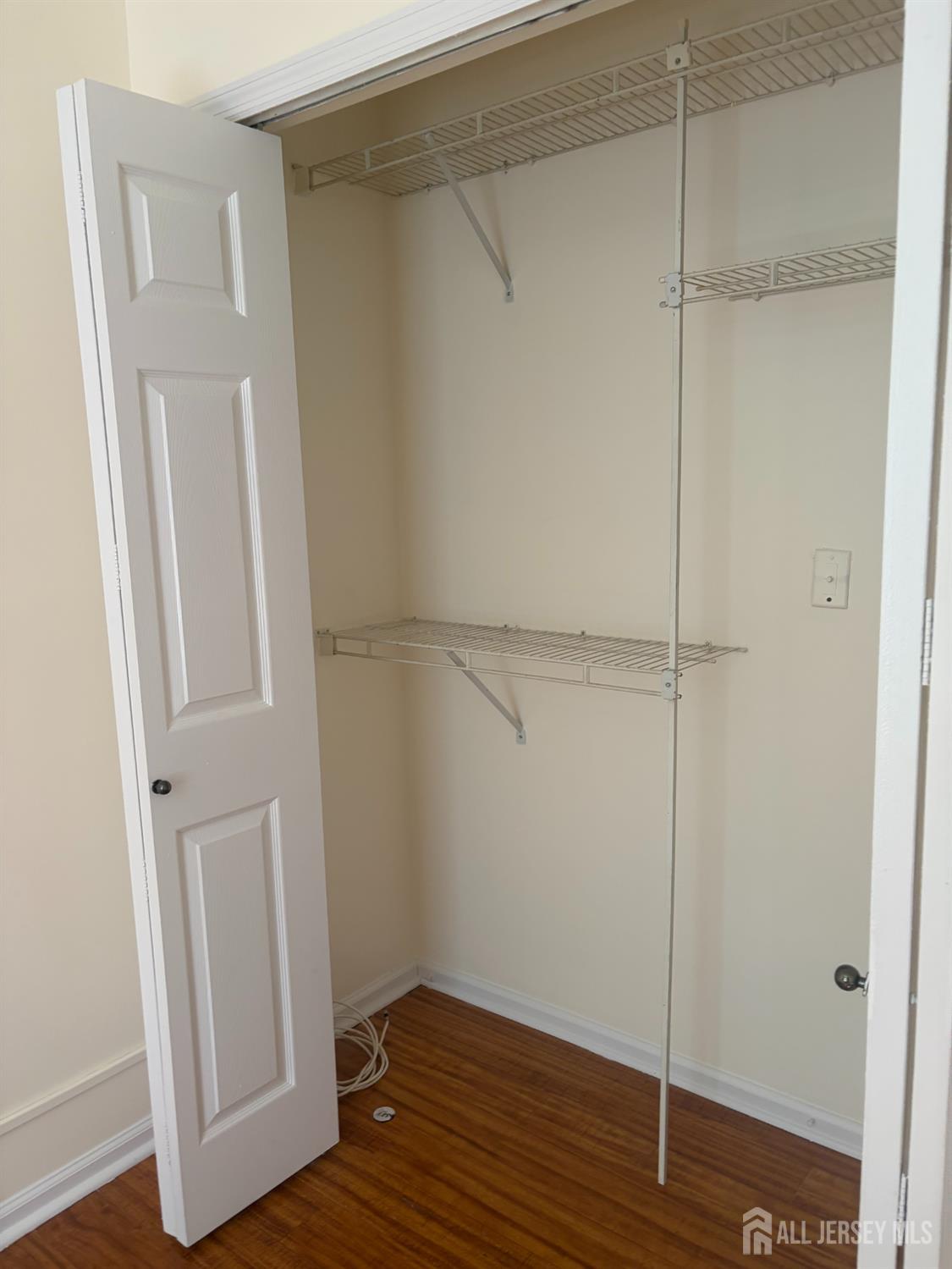 215 Prestwick Way Edison NJ 08820