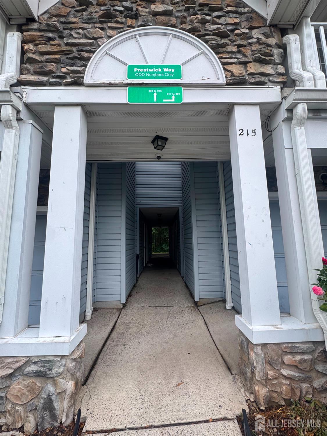 215 Prestwick Way Edison NJ 08820