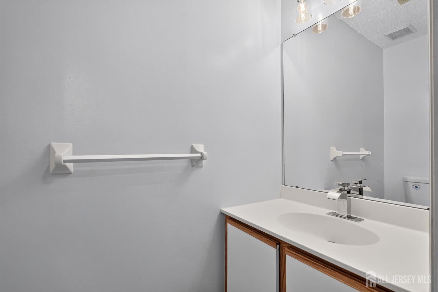 112 Prestwick Way Edison NJ 08820