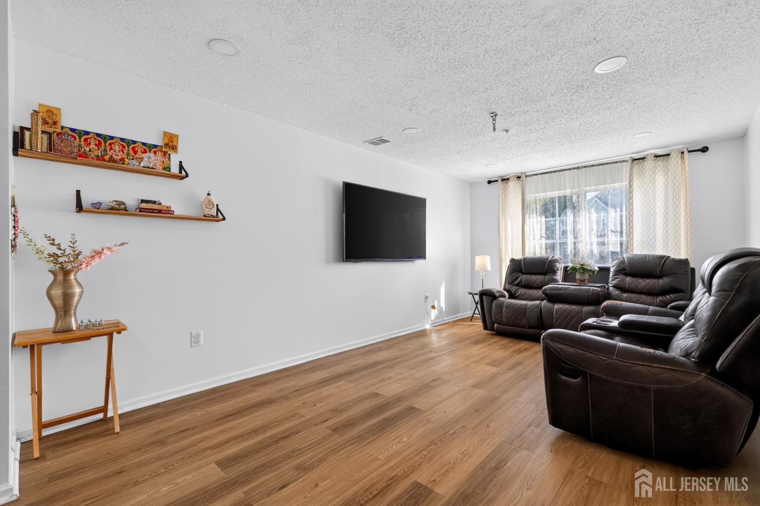 112 Prestwick Way Edison NJ 08820