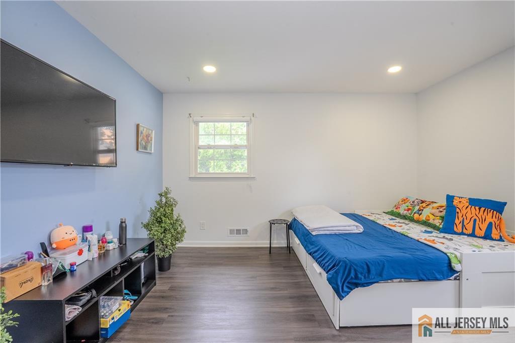 21 Pennington Avenue Colonia NJ 07067