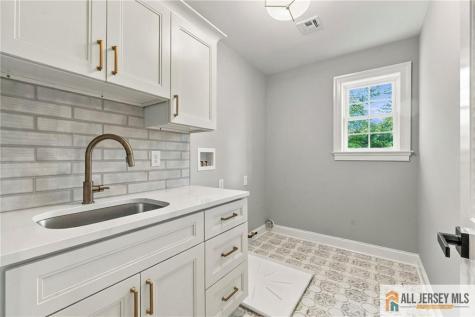 1 Montrose Avenue Colonia NJ 07067