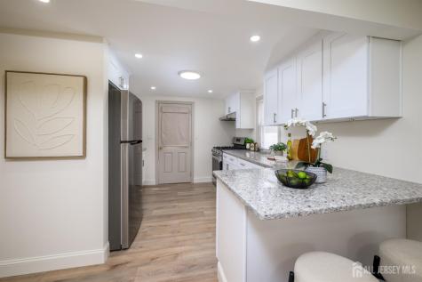 6 Avenue A Helmetta NJ 08828