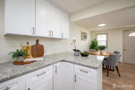 6 Avenue A Helmetta NJ 08828