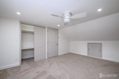 6 Avenue A Helmetta NJ 08828