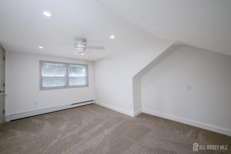 6 Avenue A Helmetta NJ 08828