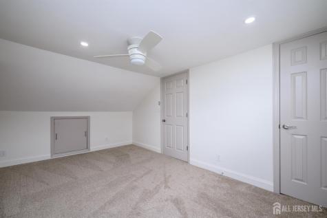 6 Avenue A Helmetta NJ 08828
