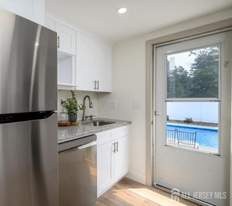 6 Avenue A Helmetta NJ 08828