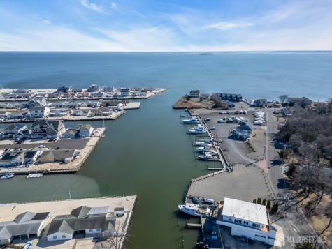 33 Pennsylvania Avenue Ocean Twp NJ 08758