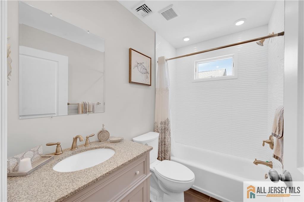 105 W Channel Way Lavallette NJ 08735