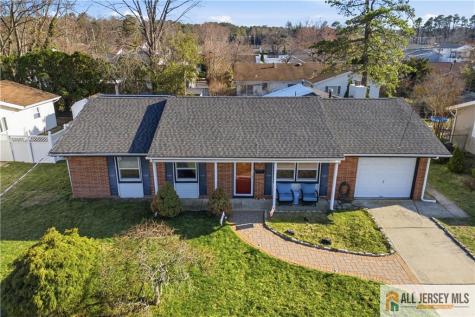 6 Hunterdon Avenue Monroe NJ 08831
