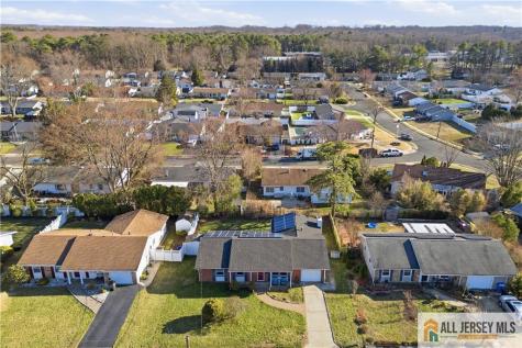 6 Hunterdon Avenue Monroe NJ 08831