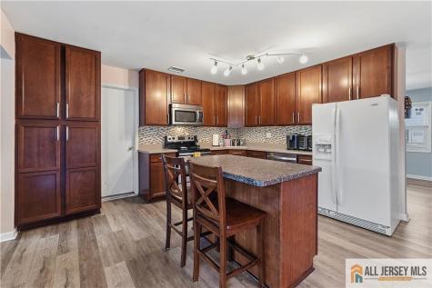 6 Hunterdon Avenue Monroe NJ 08831