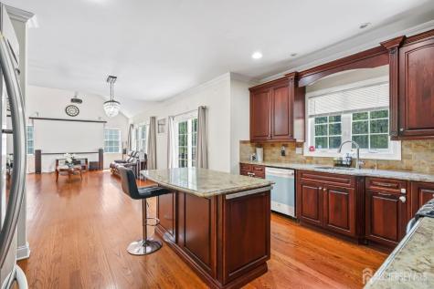 39 Friendship Road Cranbury NJ 08512