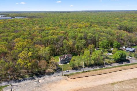 39 Friendship Road Cranbury NJ 08512