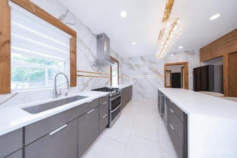 377 W Park Avenue W Oakhurst NJ 07755