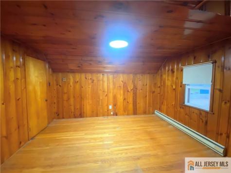 42 Burton Avenue South River NJ 08882
