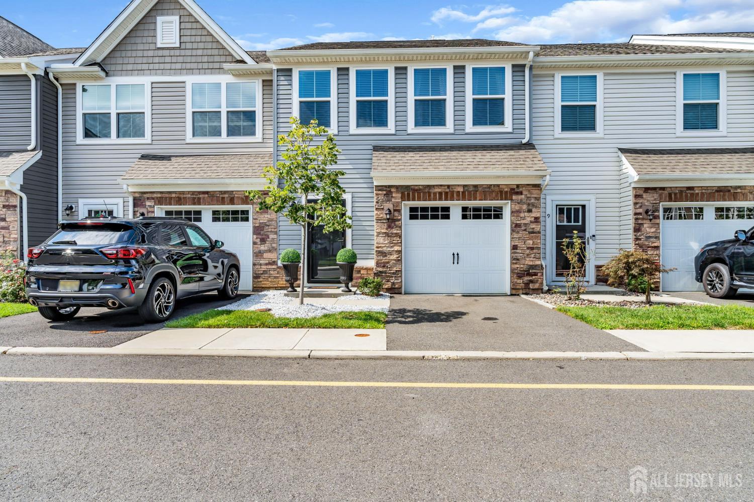 8 Athens Way Aberdeen NJ 07721