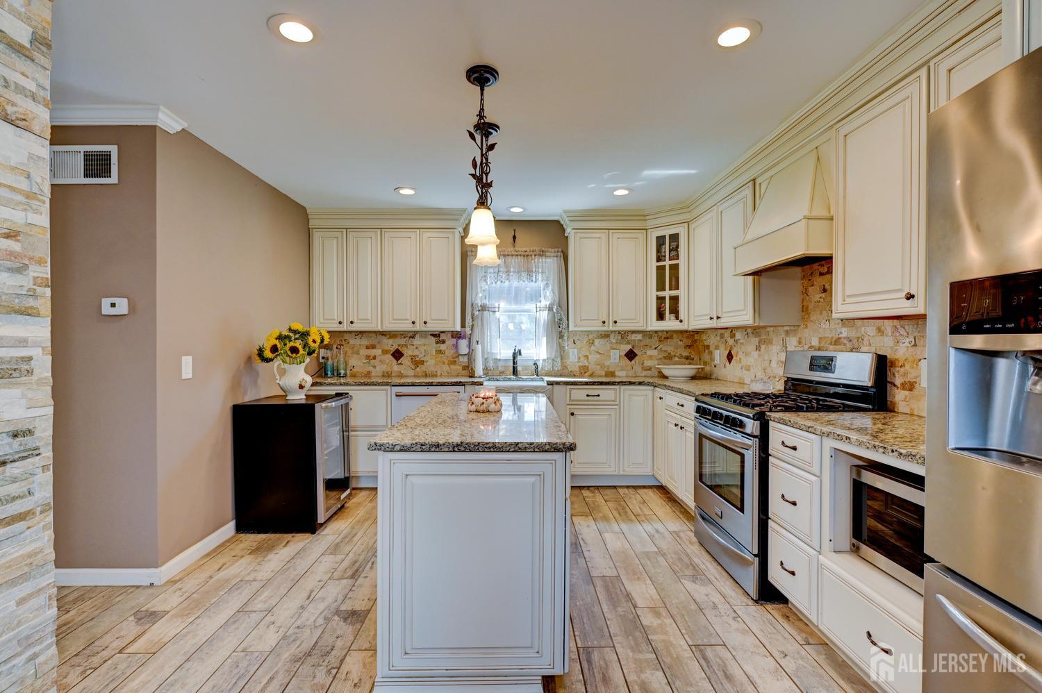 196 416 Giles Avenue Middlesex NJ 08846