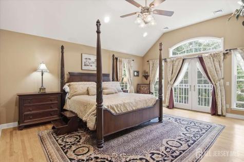 4 Honey Court Metuchen NJ 08840