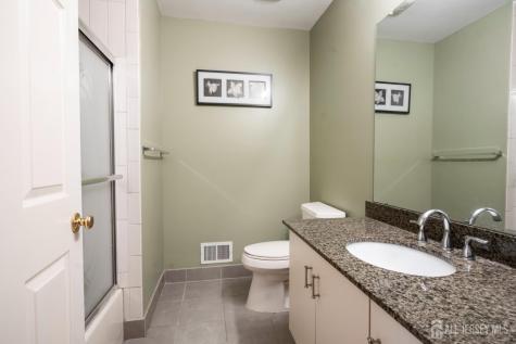 208 Windsong Circle East Brunswick NJ 08816