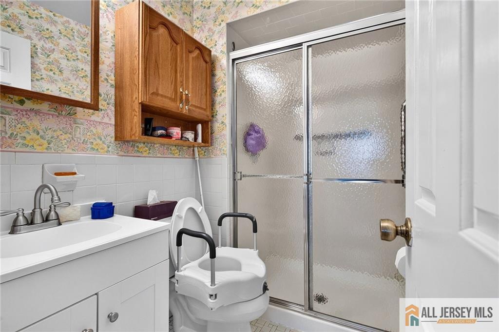 403 Peach Street Avenel NJ 07001